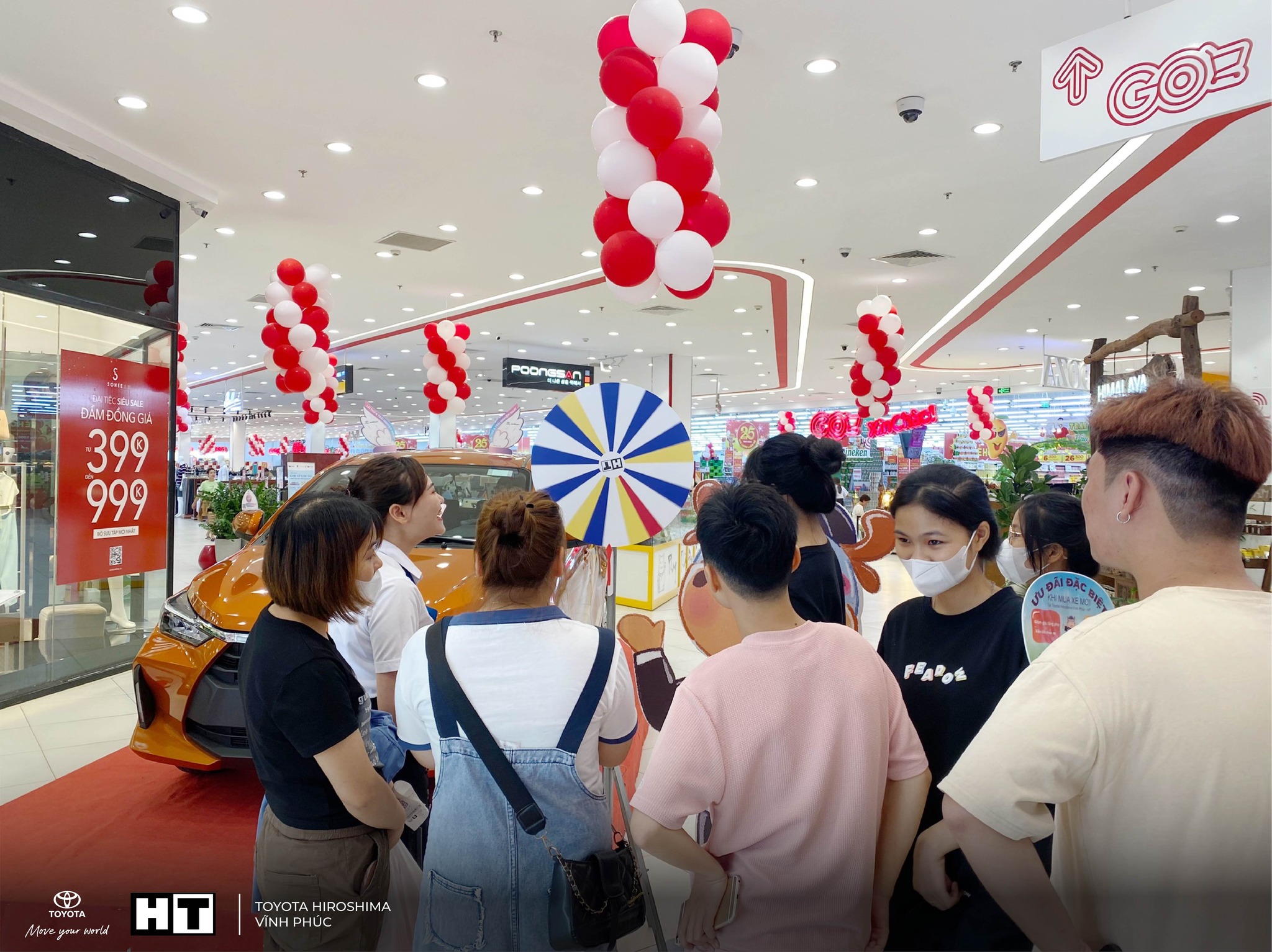 Trưng bày xe Toyota Wigo tại Toyota Hiroshima Vĩnh PhúcI